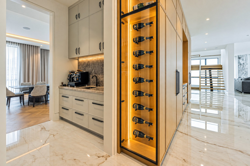 Example of a transitional home design design in Toronto