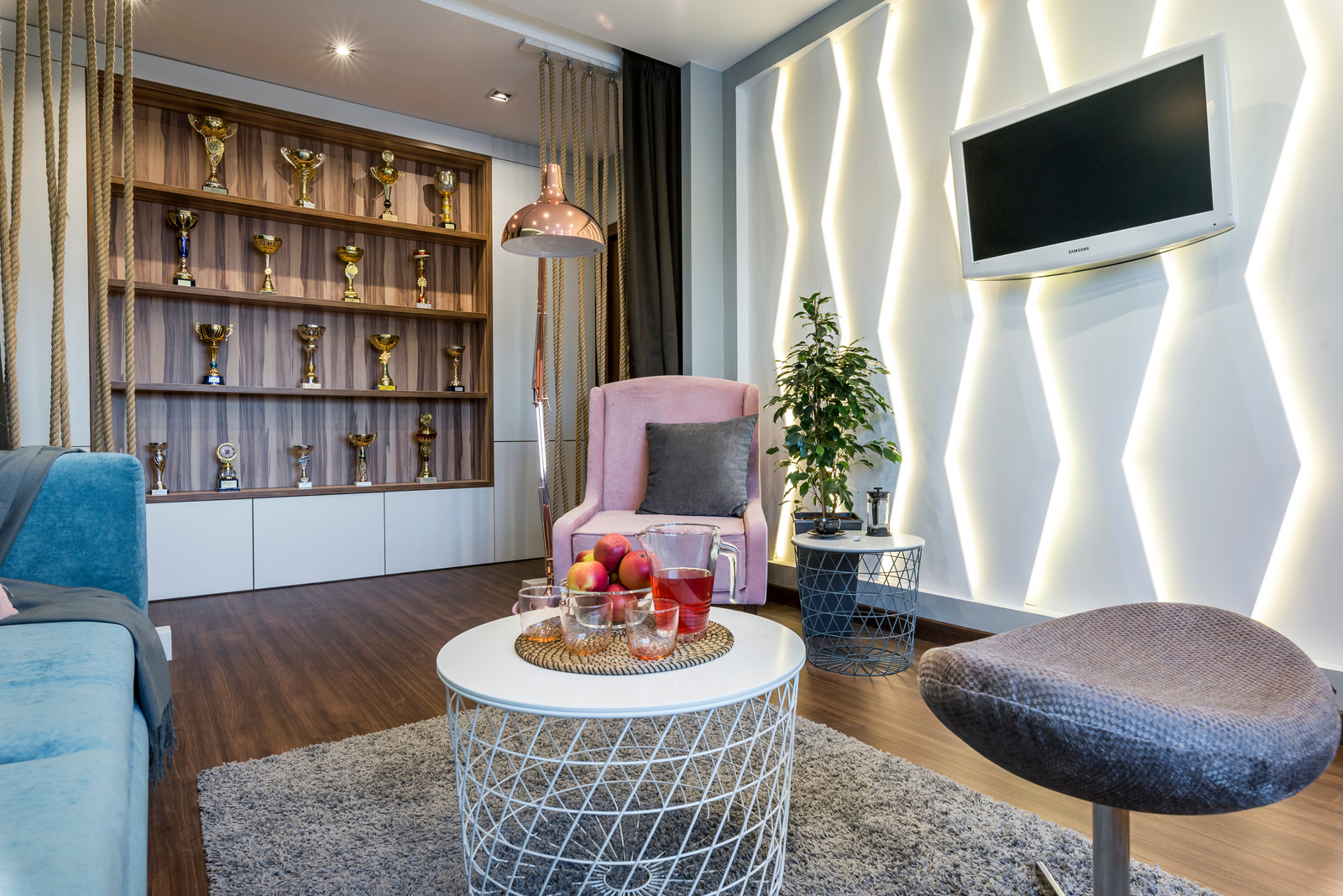 Световая панель Synthes в программе Школа ремонта