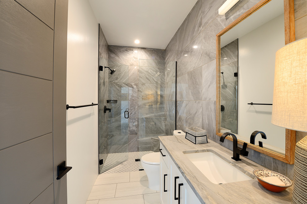 Pegue Custom Home Modern Bathroom Albuquerque by Boss Builders