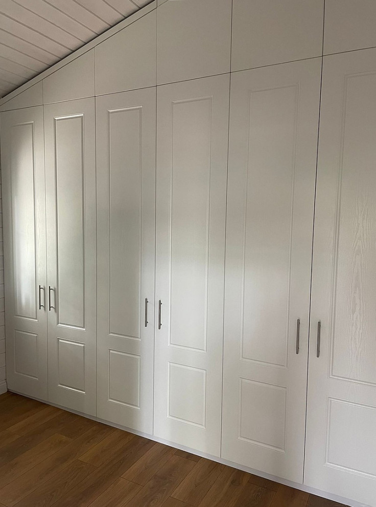 Распашные шкафы