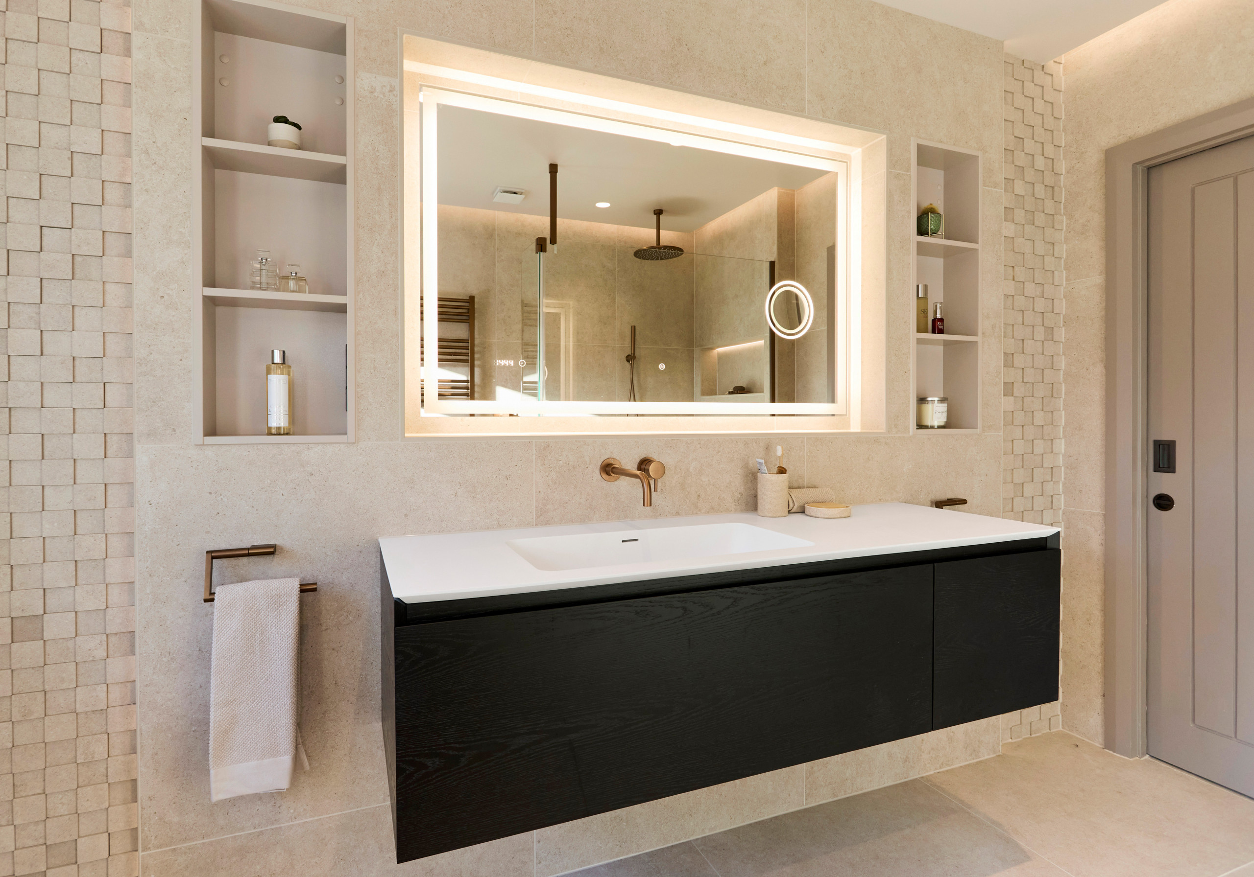 Double Sink Bathroom Decorating Ideas: Stylish Tips for Modern Spaces