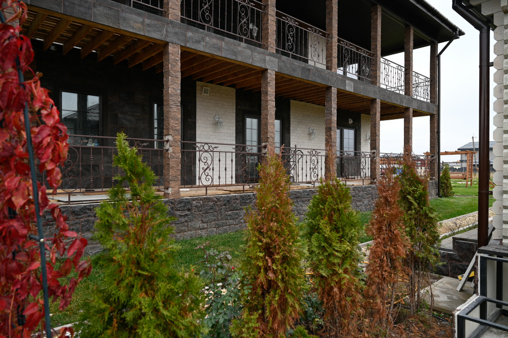 Ломоносовский район Санкт-Петербурга. Дом для семьи с шестью детьми.