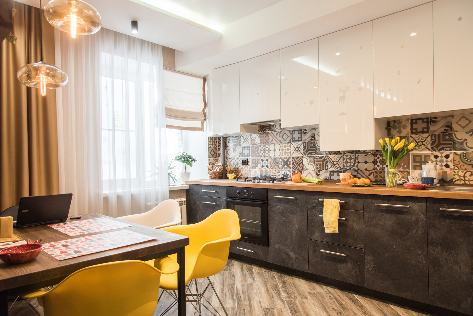 Дизайн интерьера гостиной-кухни для квартиры по пер.Пушкарский