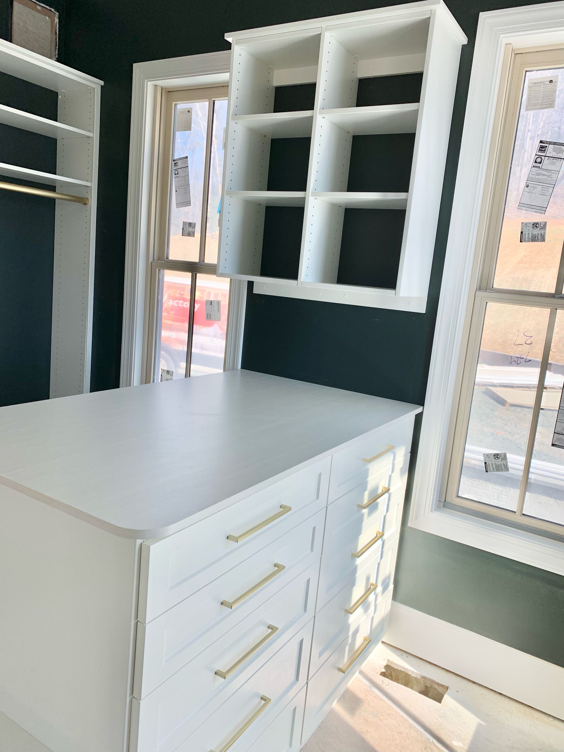 Peninsula Master Closet