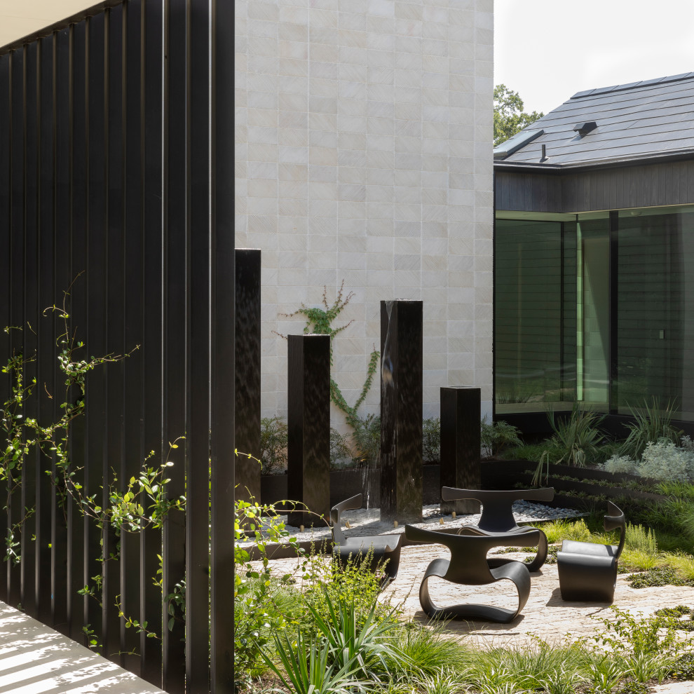 Inspiration for a modern patio remodel in Austin
