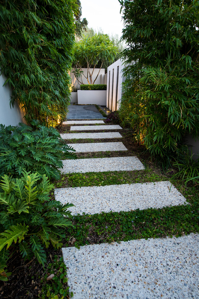 Design ideas for a small modern landscaping in Perth.