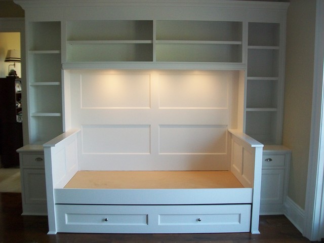 Built-in Trundle Bed