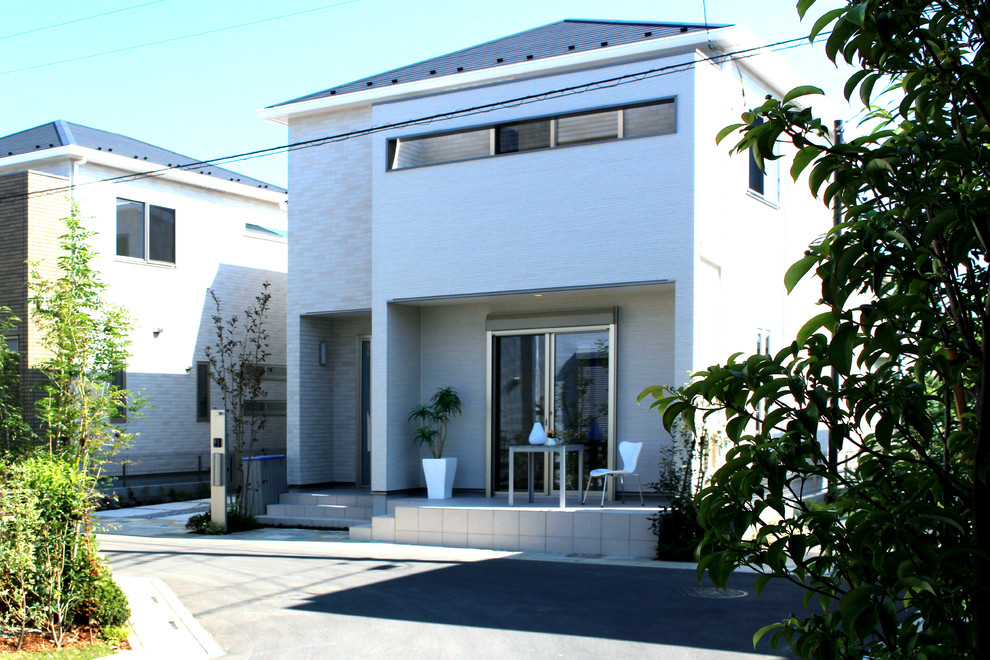 Contemporary home design in Yokohama.