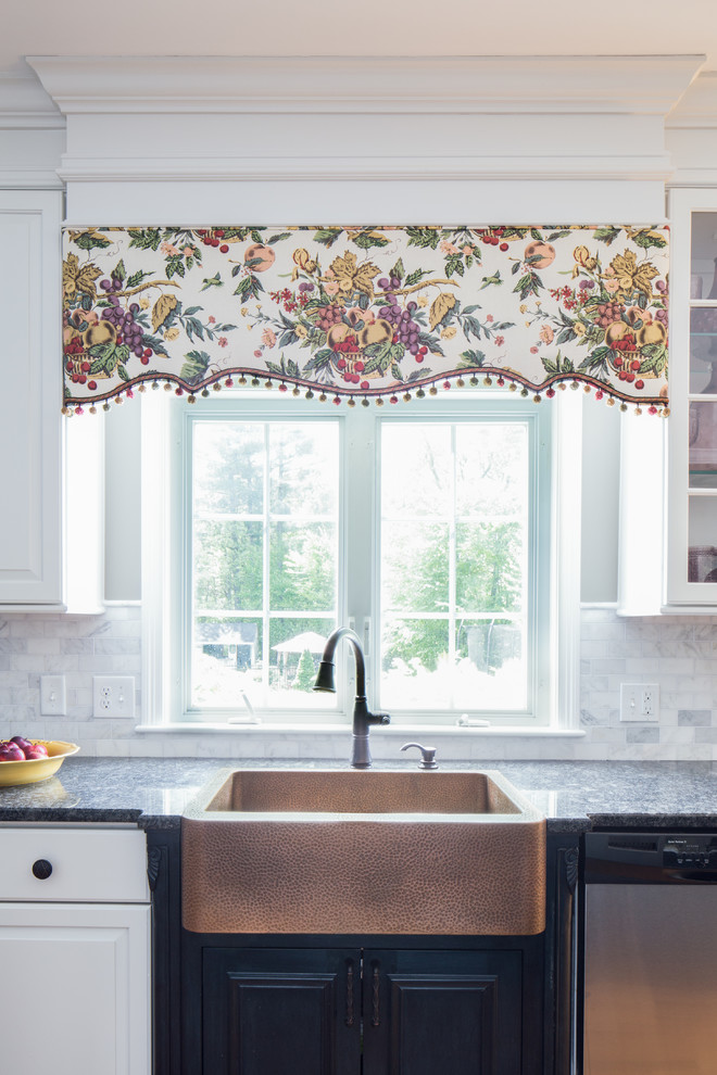 Kitchen - large transitional kitchen idea in Boston