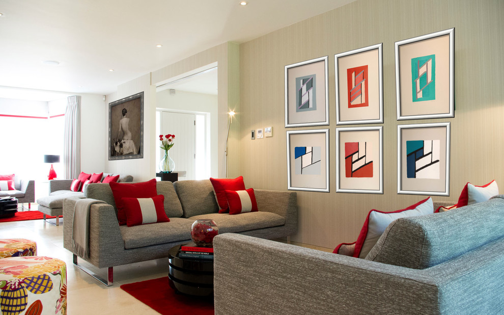 Картины меняют  интерьер.