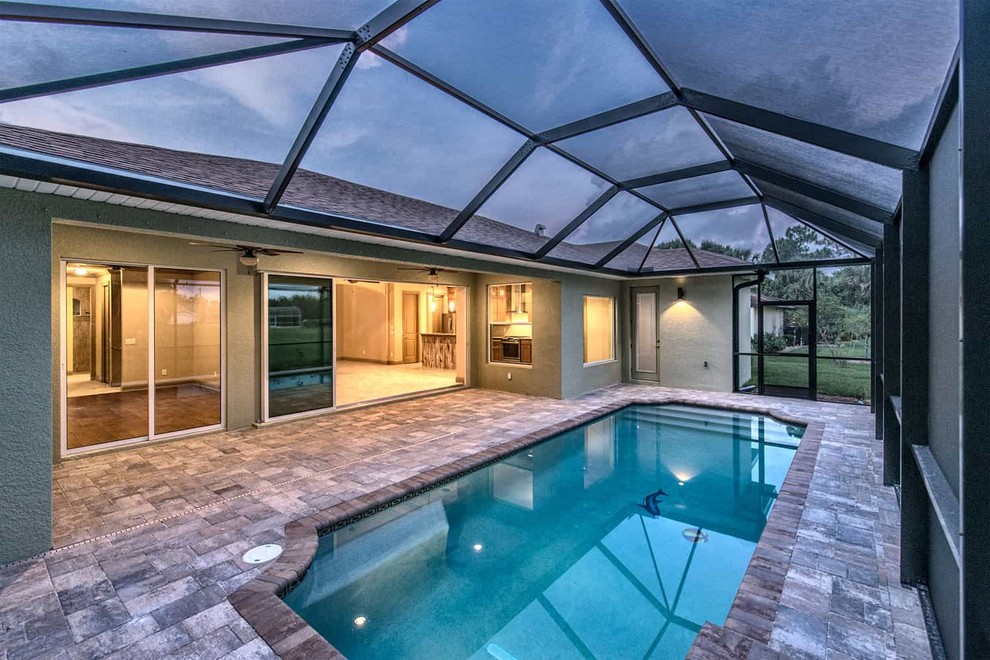 Inspiration for a transitional home design remodel in Miami