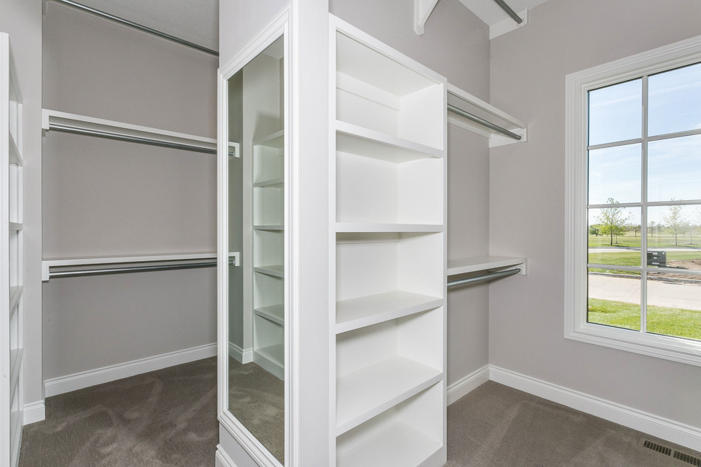 Design ideas for a transitional storage and wardrobe in Wichita.