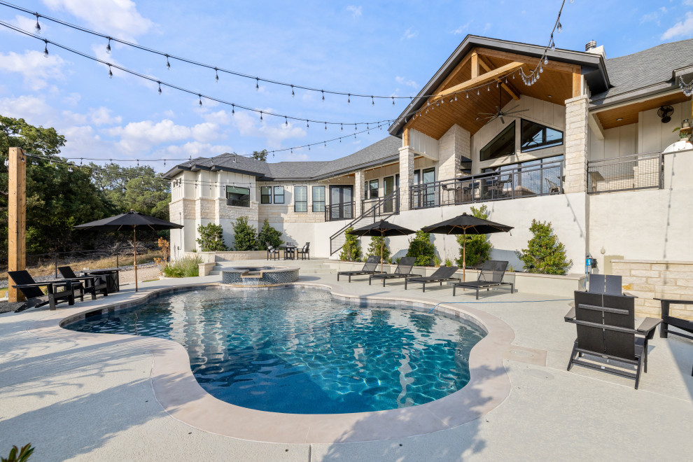 Landhaus Pool in Austin