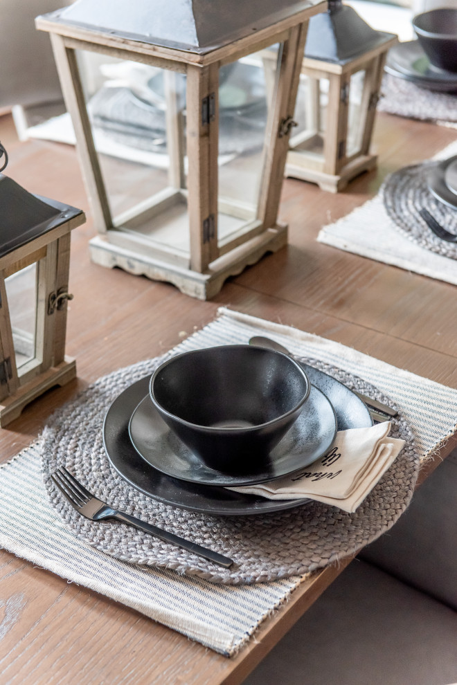 Inspiration for a transitional home design remodel in Toronto