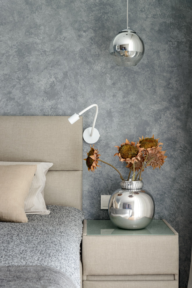 Камень и дерево в центре Сибири