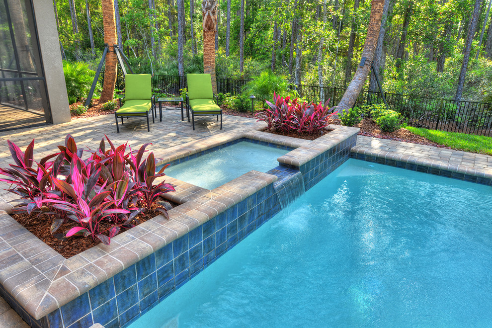 Inspiration for a contemporary pool in Jacksonville.