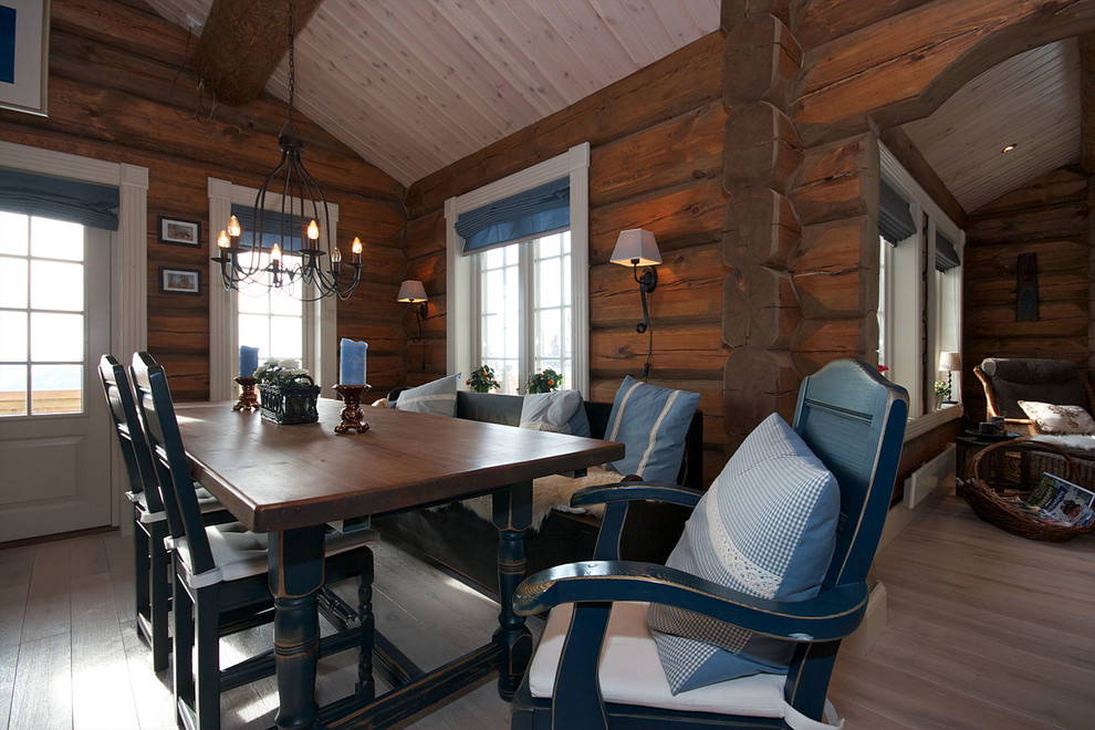 Дизайн кухни деревянного дома