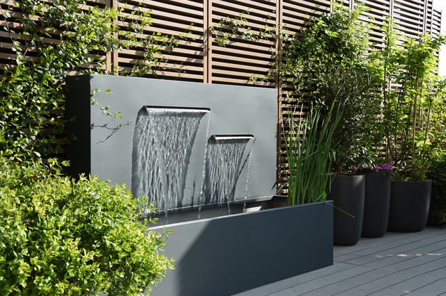 Fontana contemporary-deck