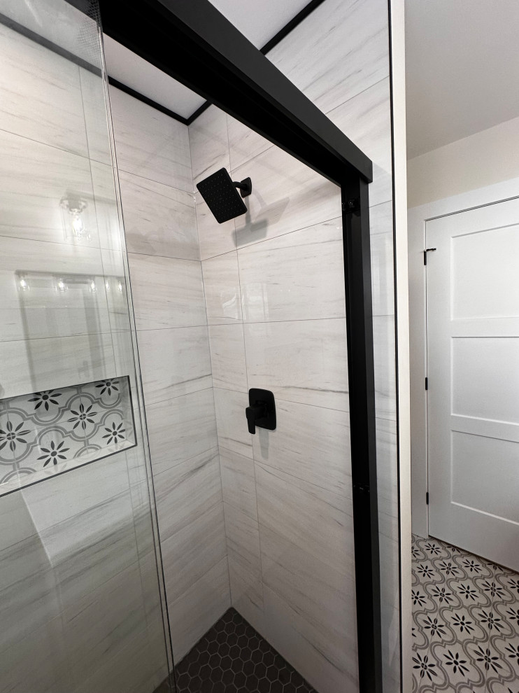 Trillium Cres - Modern Bathroom Remodel