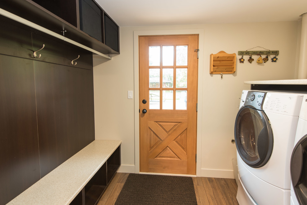 Design ideas for an industrial laundry room in Vancouver.