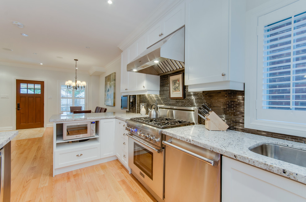Inspiration for a transitional kitchen remodel in Toronto