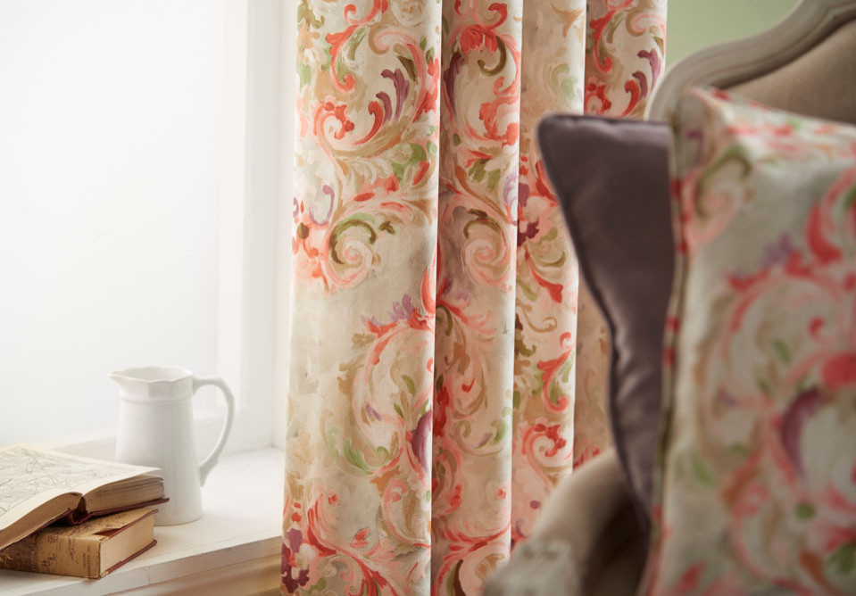 Bill Beaumont - британский издатель тканей