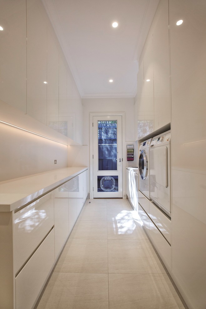 This is an example of a modern laundry room in Melbourne.