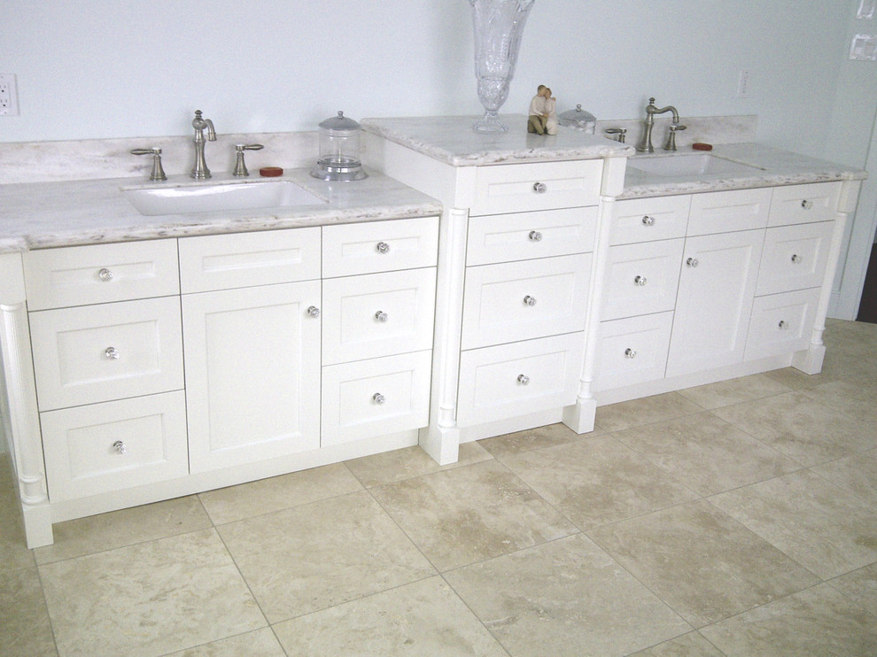 Inspiration for a transitional bathroom remodel in Toronto