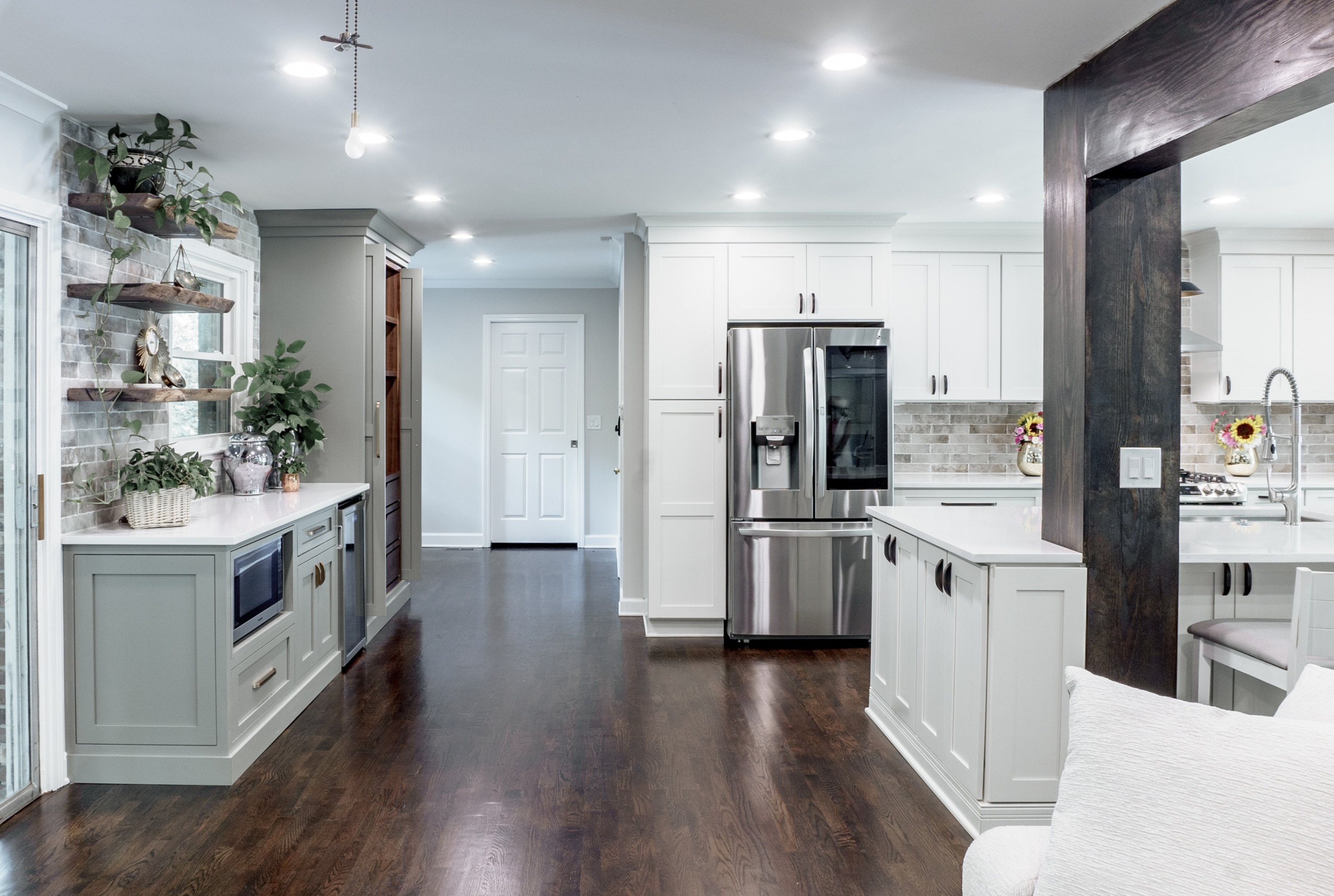 ATLANTA - Modern Rustic Warm kitchen