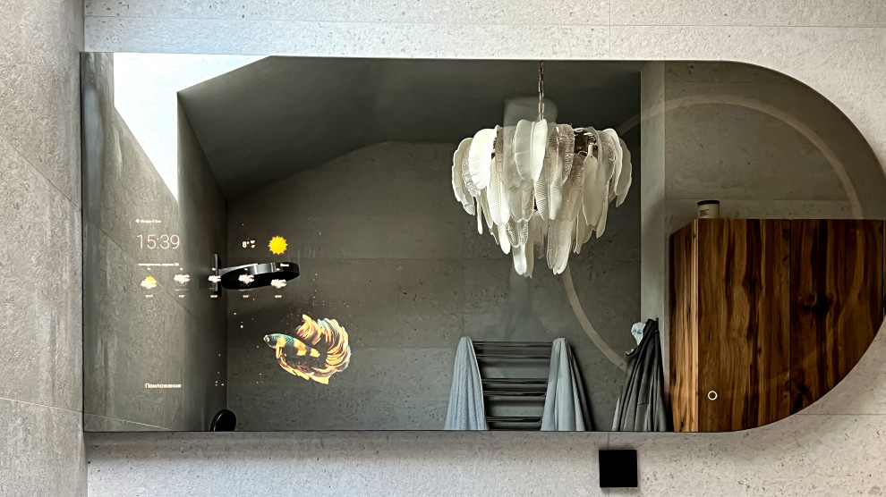 Умное зеркало необычной формы для Кати Гордон