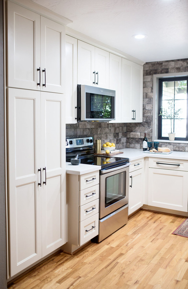Inspiration for a transitional kitchen remodel in Phoenix