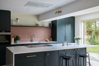 75 Kitchen with Green Cabinets and Black Backsplash Ideas You'll Love -  January, 2024