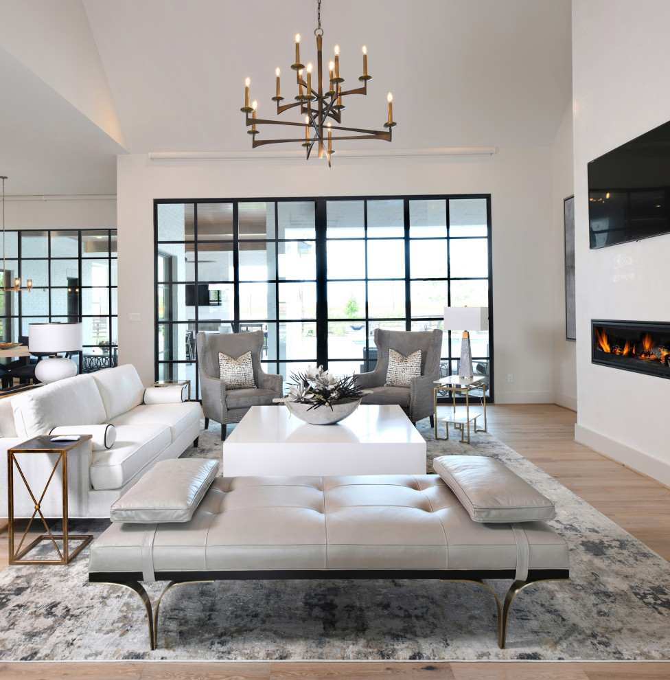 Example of a large transitional home design design in Houston