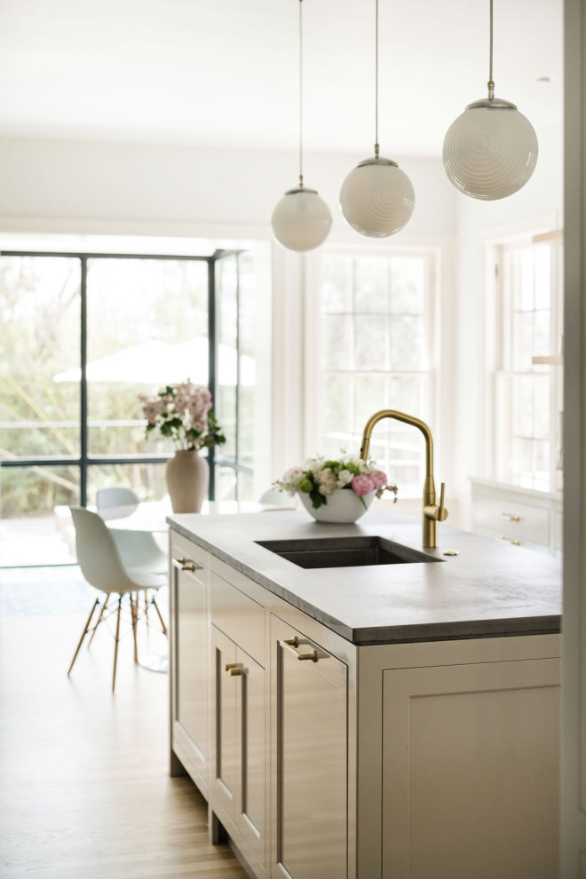 Transitional kitchen photo in Austin
