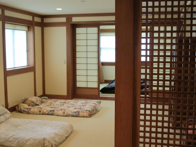 Tatamis y futones: Ventajas e de las camas japonesas. Una alternativa a un viaje a Japón es usar estos elementos lugar de cama y colchones, la mejor definición de dormir