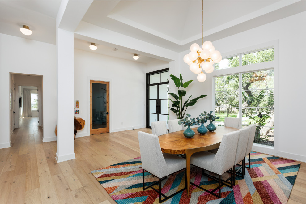 Dining room - transitional dining room idea in Austin
