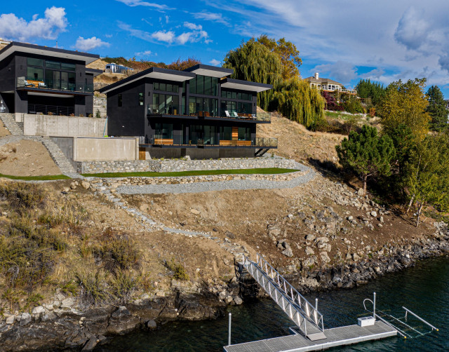 Chelan Cove Residence. Manson, Washington Modern House Exterior