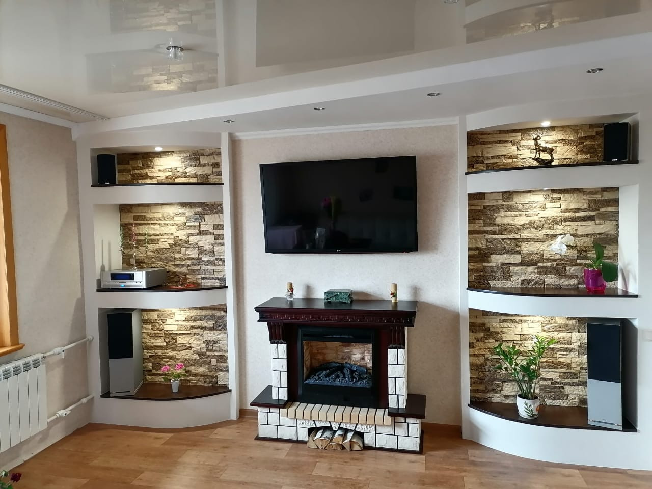 Стильный дизайн интерьера! Декоративный камень!