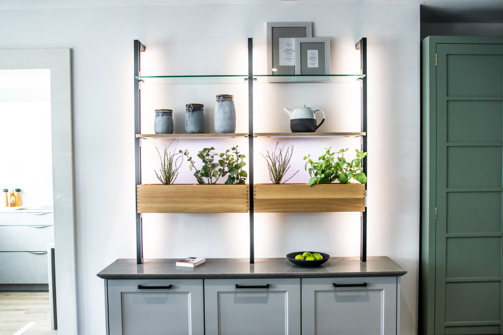 Inspiration for a contemporary home in Surrey.