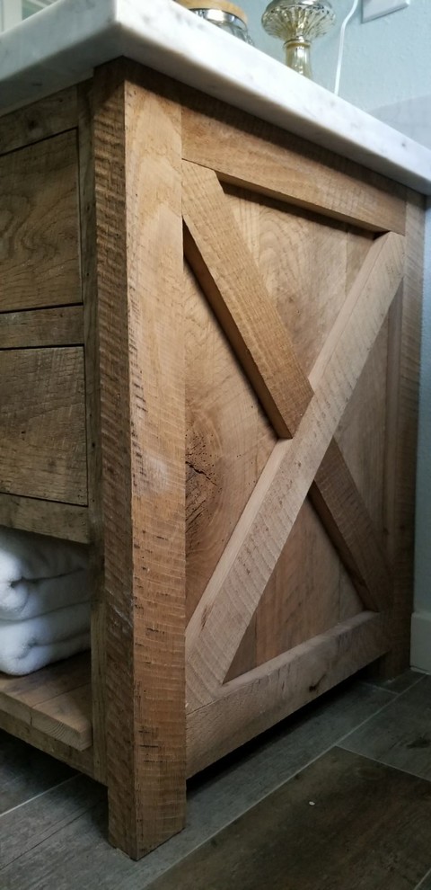 Small mountain style 3/4 bathroom photo in Houston