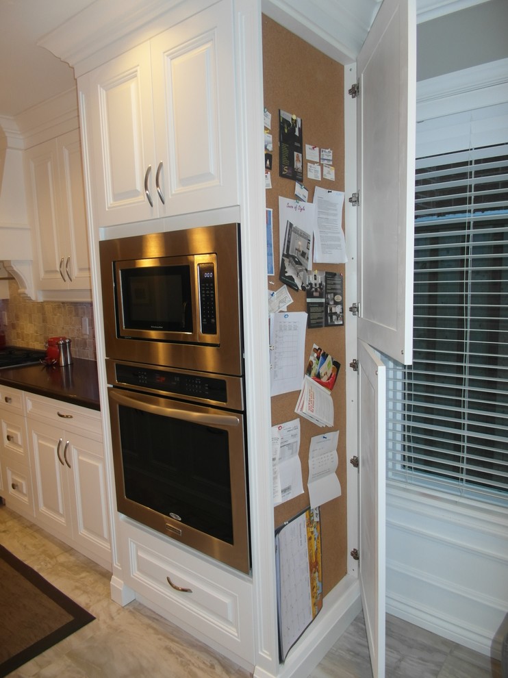 Inspiration for a transitional kitchen remodel in Toronto