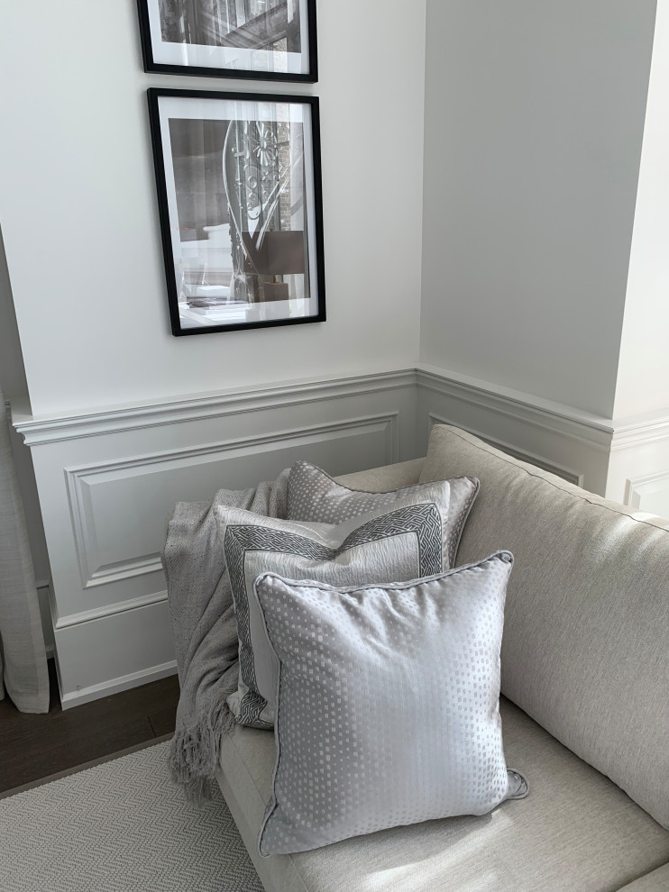 Гостиная в совеменном стиле Хай-тек в 2-х этажном доме.