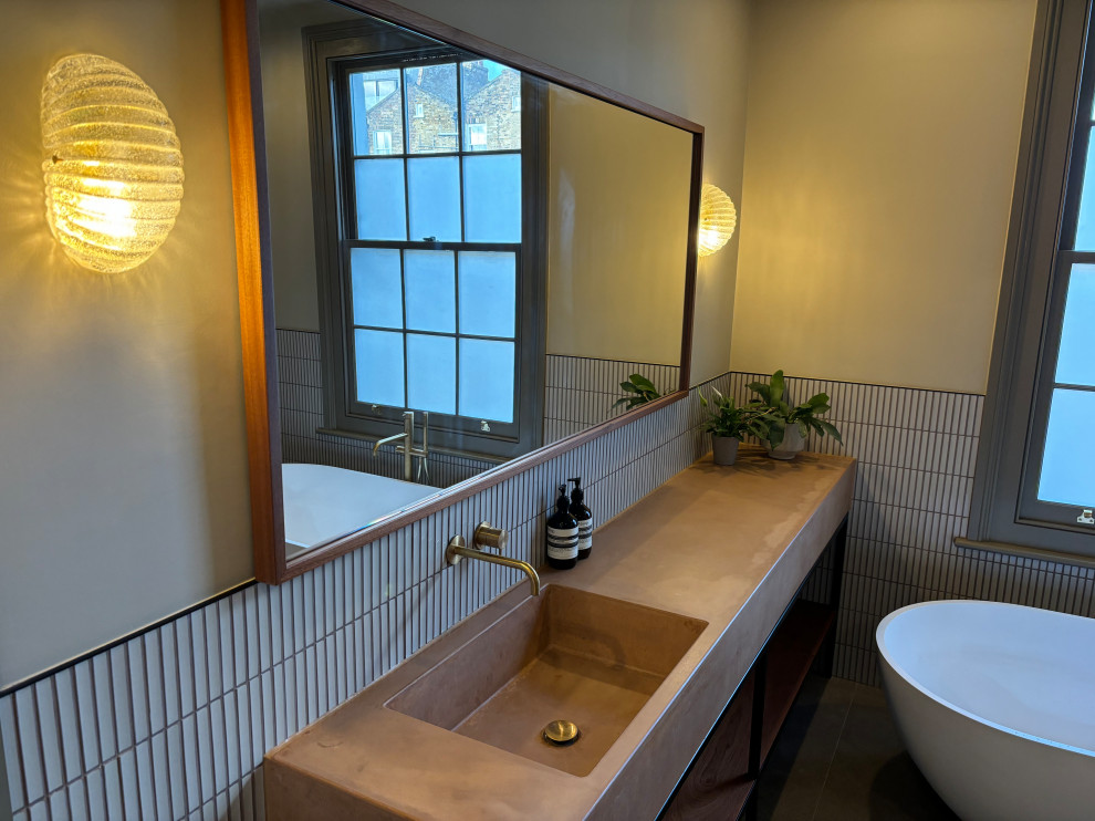 Family Bathroom N7