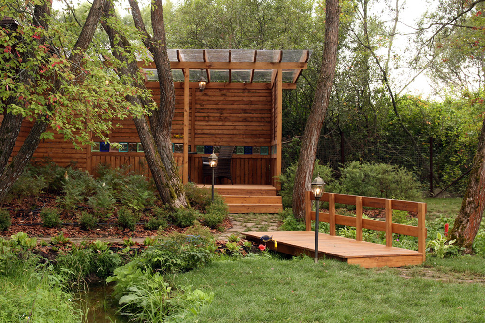 Сад у ручья