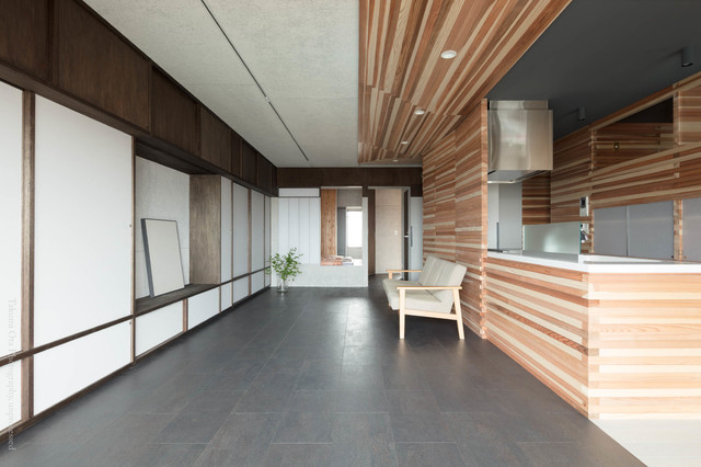 垂木の住宅2 modern-wohnbereich