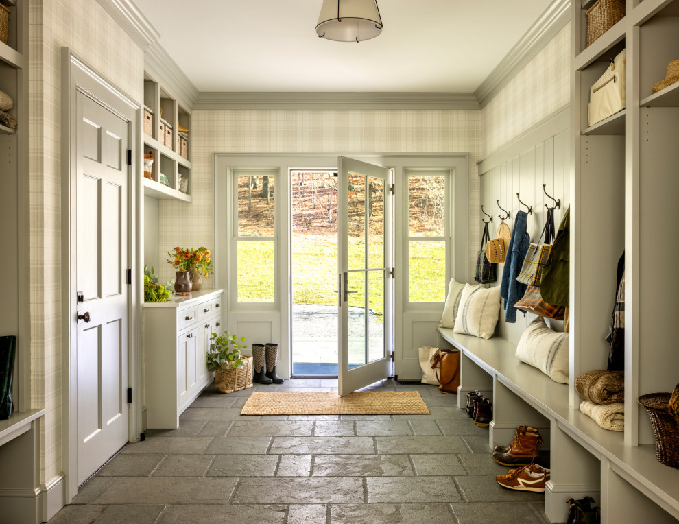 Cottage hallway photo in New York