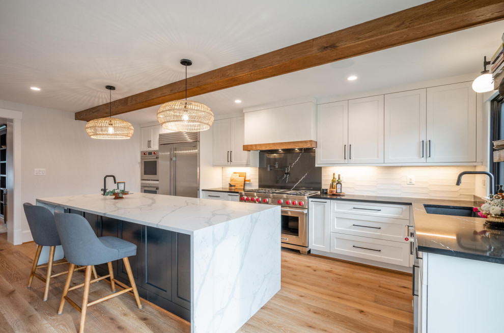 Kitchen - transitional kitchen idea