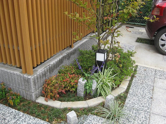 植え込み