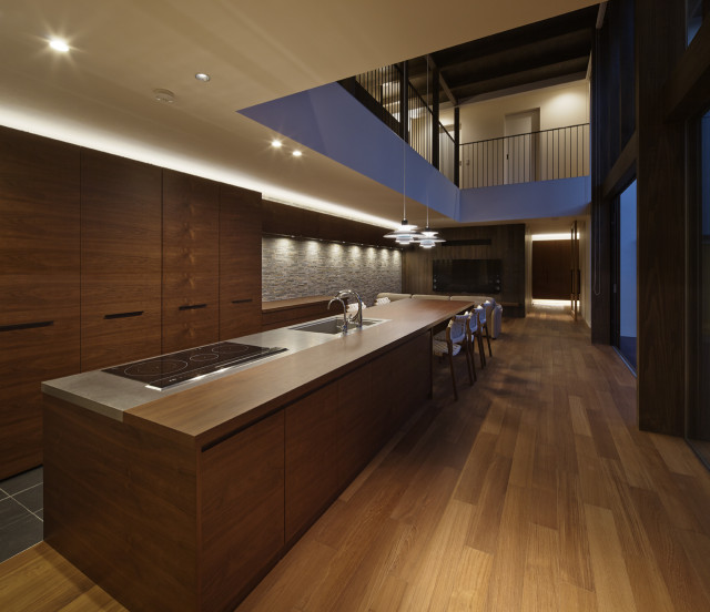 N邸 moderno-sala-da-pranzo