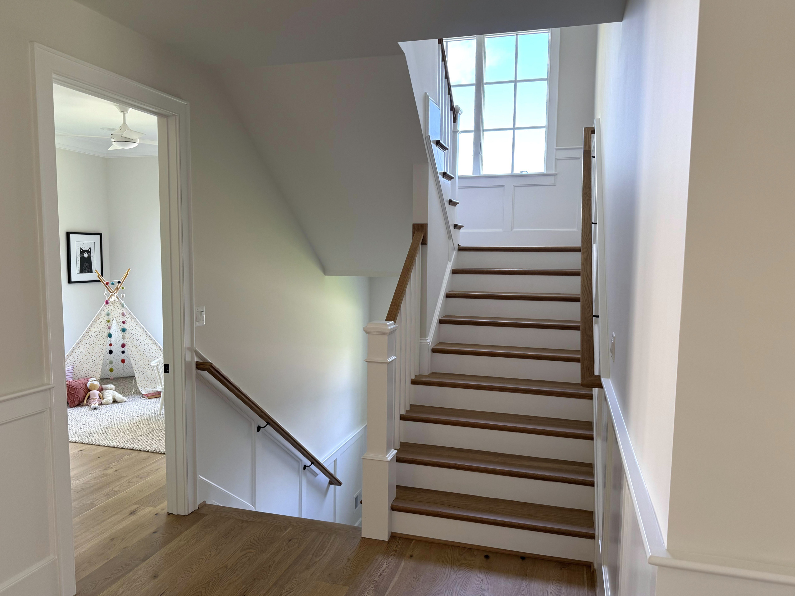 141_Timeless U Shaped Stair with Traditional Box Newels, Arlington, VA 22207